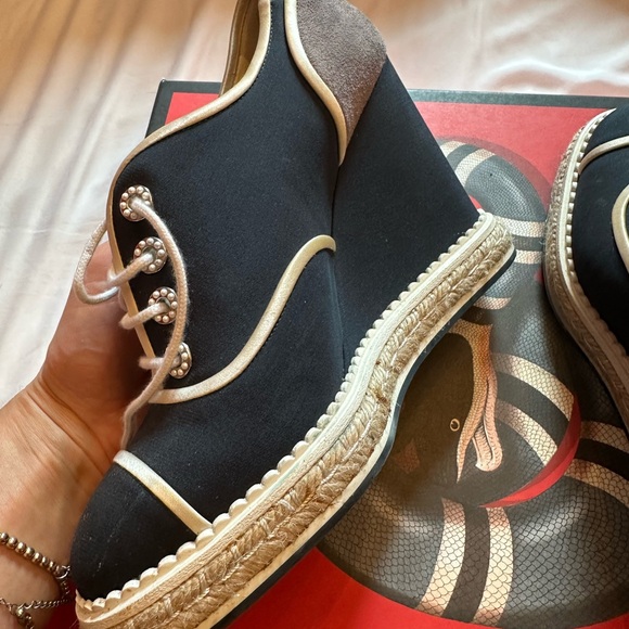 Chanel women’s shoes size 8 - worn once. Excellent condition. - Picture 3 of 7